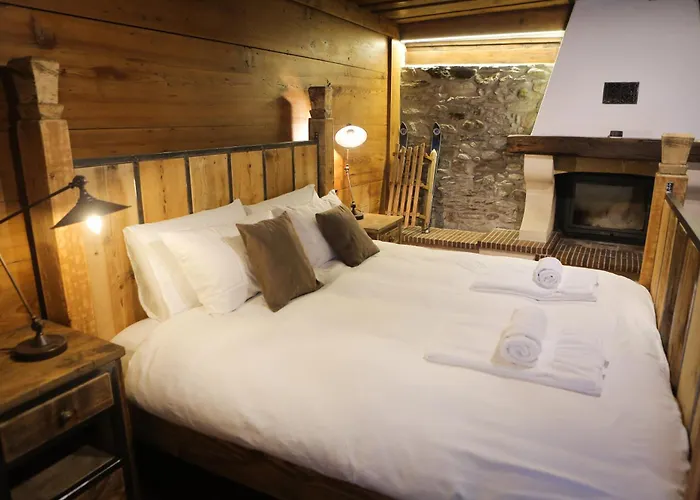 Marmotte Mountain Manor Lodge