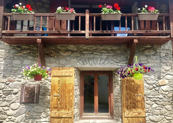 אכסניה Marmotte Mountain Manor