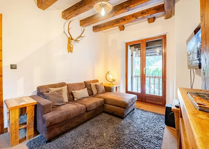 Marmotte Mountain Manor אכסניה שאמוני